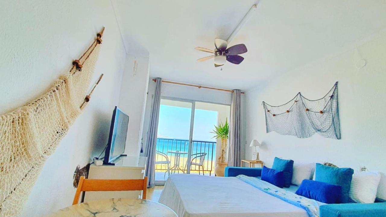 Cozy Beach-Front Studio With Amazing Sea View Емпуриабрава Екстериор снимка